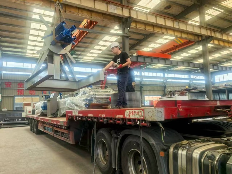 Liweiyuan Steel Structure C/Z Purlin All-in-One Machine Arrives