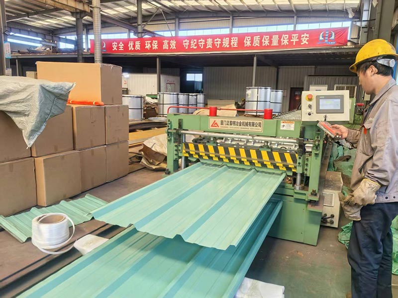 Liweiyuan's efficient production of deep bean green color-coated steel plates precisely meets the customized needs of American customers.