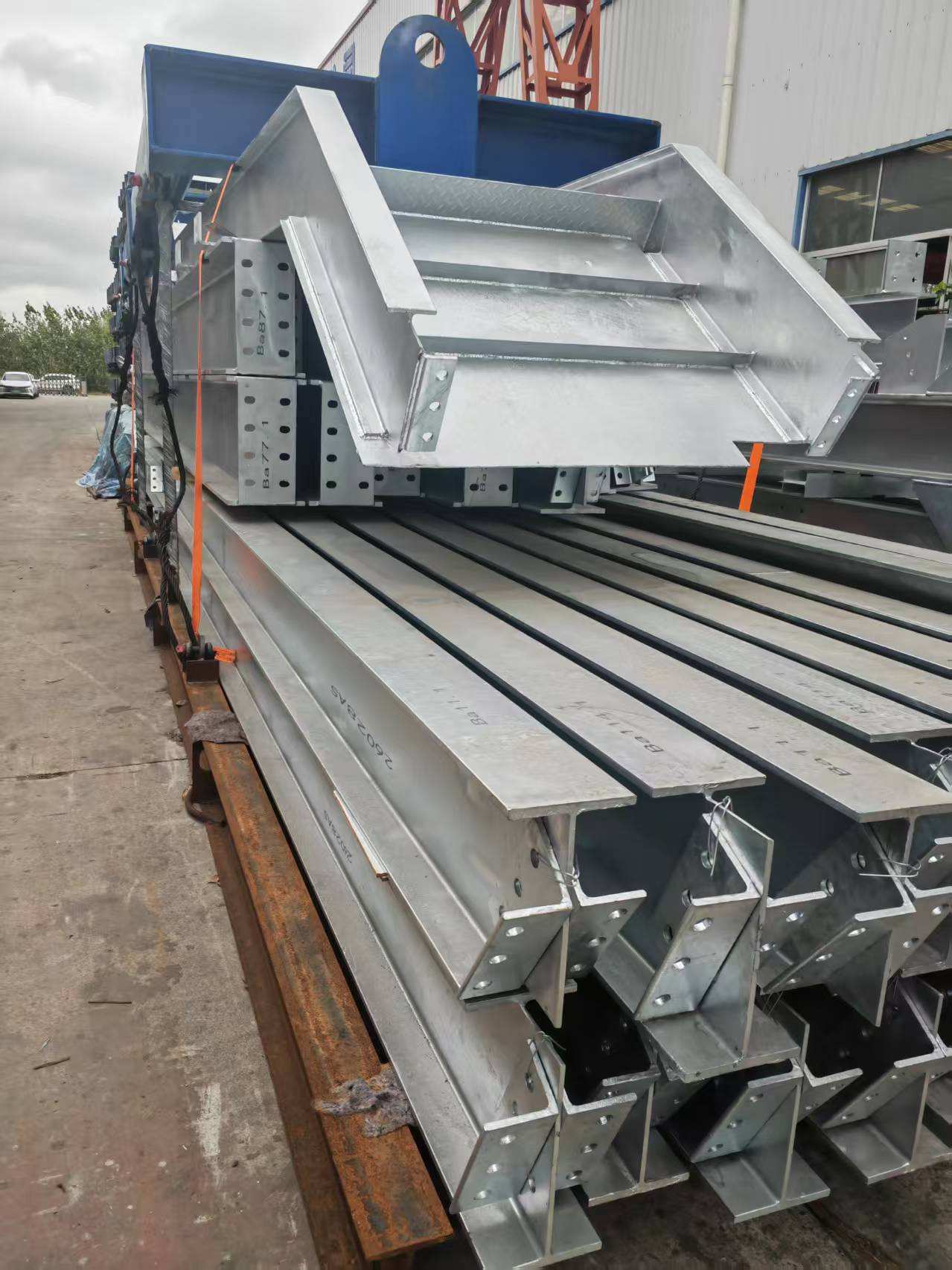 Packed steel components for the Samoa warehouse project