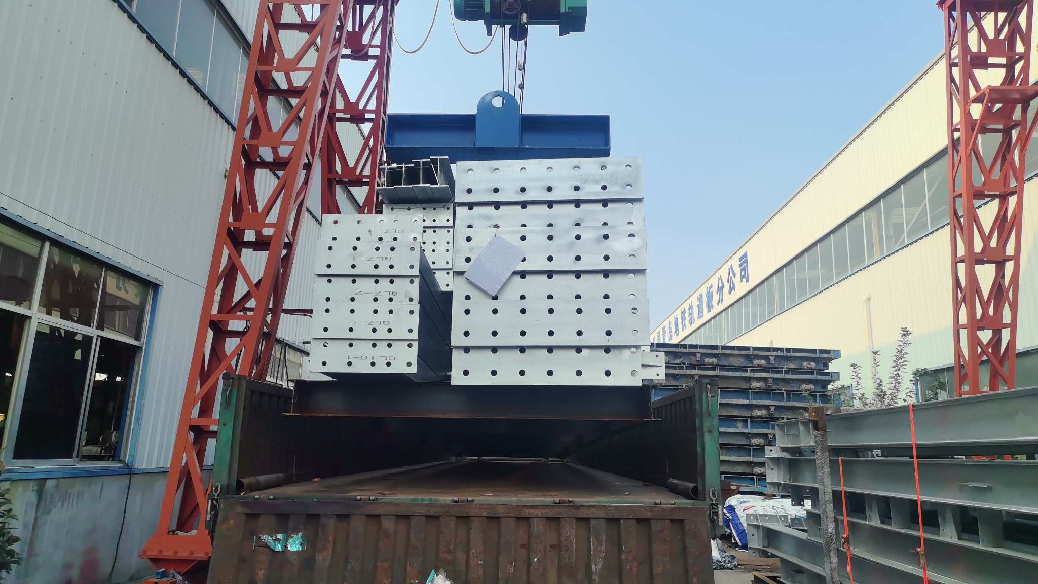 Non-destructive testing and coating thickness checks before shipment